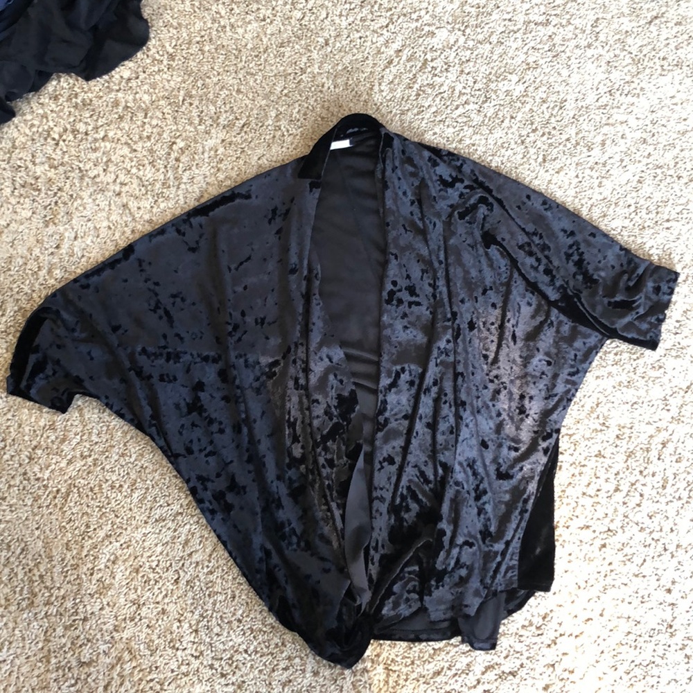 Oversized black velvet kimono